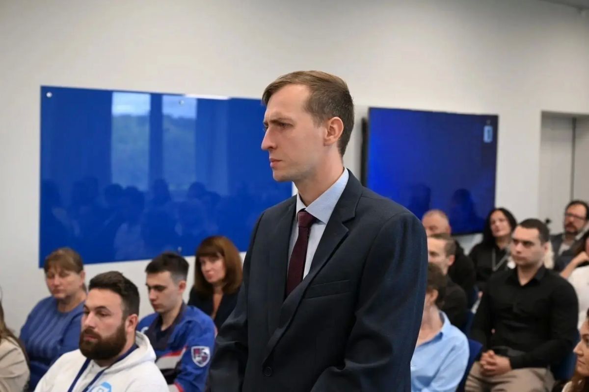 Михаил Евраев: Развитие социальной инфраструктуры стало еще одной темой на встрече с коллективом ПАО «Славнефть-ЯНОС» Михаил Евраев: Развитие социальной инфраструктуры стало еще одной темой на встрече с коллективом ПАО «Славнефть-ЯНОС»