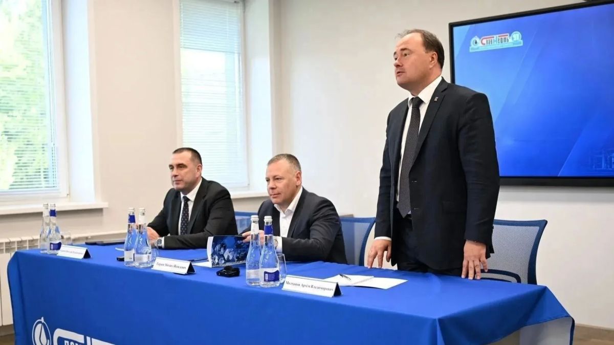 Михаил Евраев: Отдельно на встрече с коллективом ПАО «Славнефть-ЯНОС» говорили о ситуации с бензином Михаил Евраев: Отдельно на встрече с коллективом ПАО «Славнефть-ЯНОС» говорили о ситуации с бензином