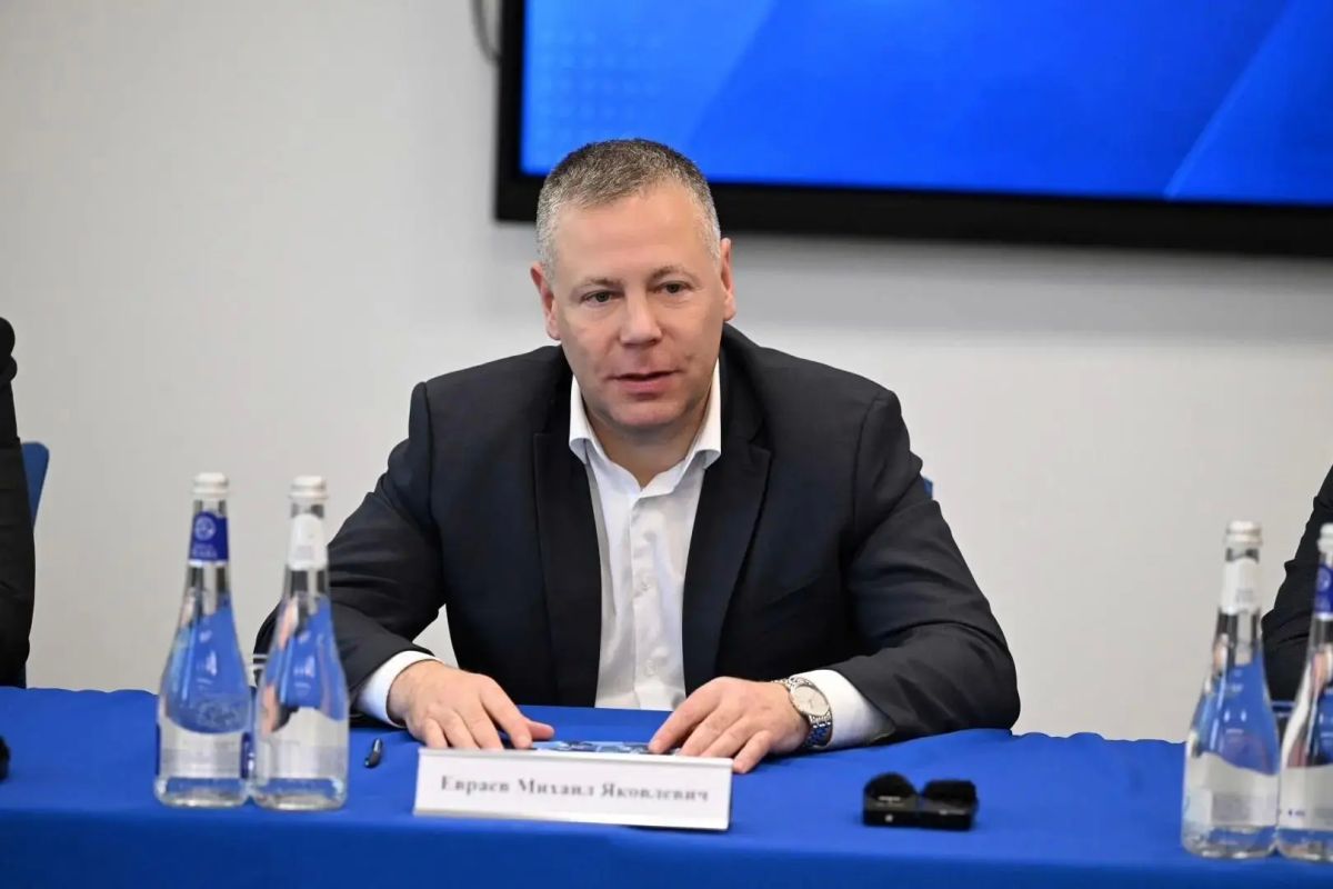Михаил Евраев: Встретился с коллективом ПАО «Славнефть-ЯНОС» Михаил Евраев: Встретился с коллективом ПАО «Славнефть-ЯНОС»