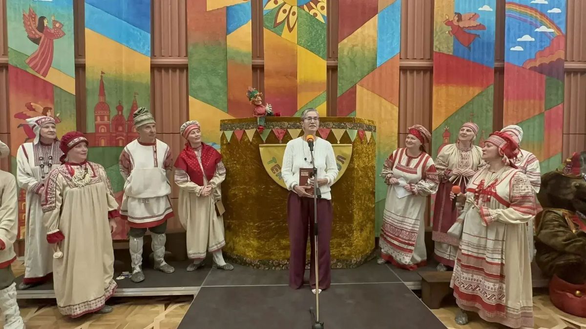Михаил Евраев: Поздравляю Ярославский театр кукол с открытием юбилейного, 100-го театрального сезона! Праздник начался уже в фойе Михаил Евраев: Поздравляю Ярославский театр кукол с открытием юбилейного, 100-го театрального сезона! Праздник начался уже в фойе