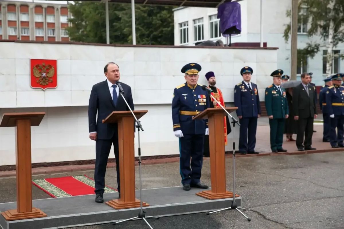 Артём Молчанов: На плацу Ярославского высшего военного училища противовоздушной обороны молодые курсанты приняли военную присягу Артём Молчанов: На плацу Ярославского высшего военного училища противовоздушной обороны молодые курсанты приняли военную присягу