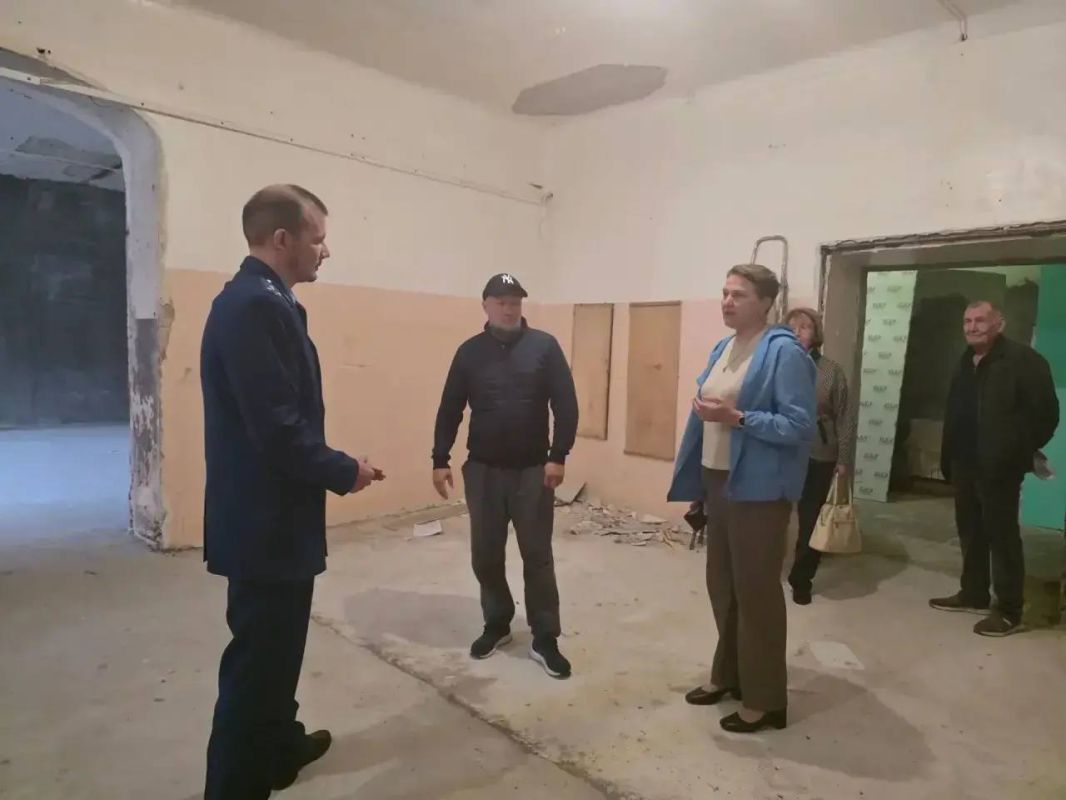 Заместитель Рыбинского городского прокурора Магомет Визач проверил ход капитального ремонта ГПОАУ ЯО Рыбинский профессионально-педагогический колледж Заместитель Рыбинского городского прокурора Магомет Визач проверил ход капитального ремонта ГПОАУ ЯО Рыбинский профессионально-педагогический колледж