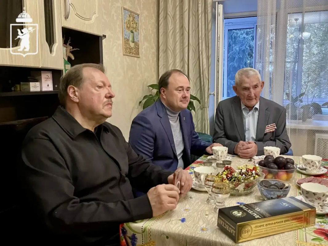 Артём Молчанов: Встретился с ветераном Великой Отечественной войны Алексеем Никифоровичем Ермаковым Артём Молчанов: Встретился с ветераном Великой Отечественной войны Алексеем Никифоровичем Ермаковым