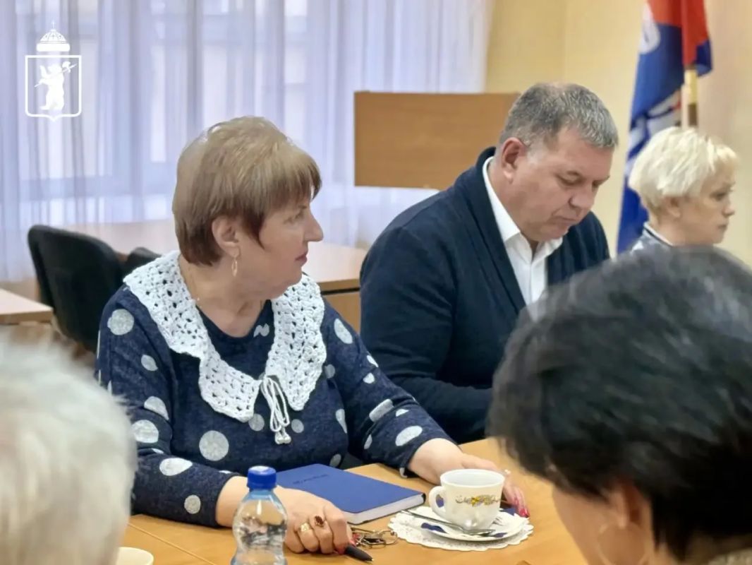 Артём Молчанов: На встрече с представителями профсоюзной организации Ярославской области обсудили улучшение условий труда Артём Молчанов: На встрече с представителями профсоюзной организации Ярославской области обсудили улучшение условий труда