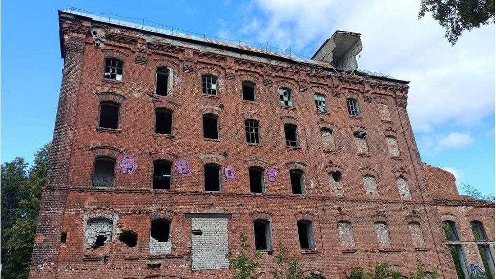 В Ярославле объявлены торги по продаже объекта культурного наследия — здания мукомольной мельницы Галкина-Вахрамеева на улице Смолякова, 23а