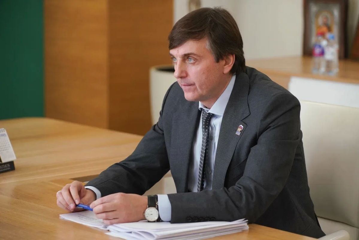 Артём Молчанов: По итогам рабочей встречи в Москве с Министром просвещения Российской Федерации Сергеем Сергеевичем Кравцовым были достигнуты конкретные договорённости по развитию образовательной инфраструктуры Ярославской... Артём Молчанов: По итогам рабочей встречи в Москве с Министром просвещения Российской Федерации Сергеем Сергеевичем Кравцовым были достигнуты конкретные договорённости по развитию образовательной инфраструктуры Ярославской...