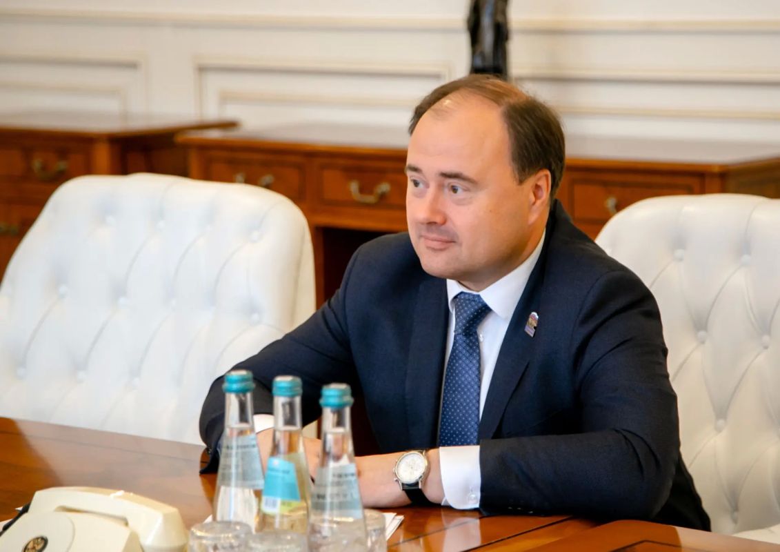 Артём Молчанов: Провёл рабочую встречу с Министром транспорта Российской Федерации Андреем Никитиным Артём Молчанов: Провёл рабочую встречу с Министром транспорта Российской Федерации Андреем Никитиным