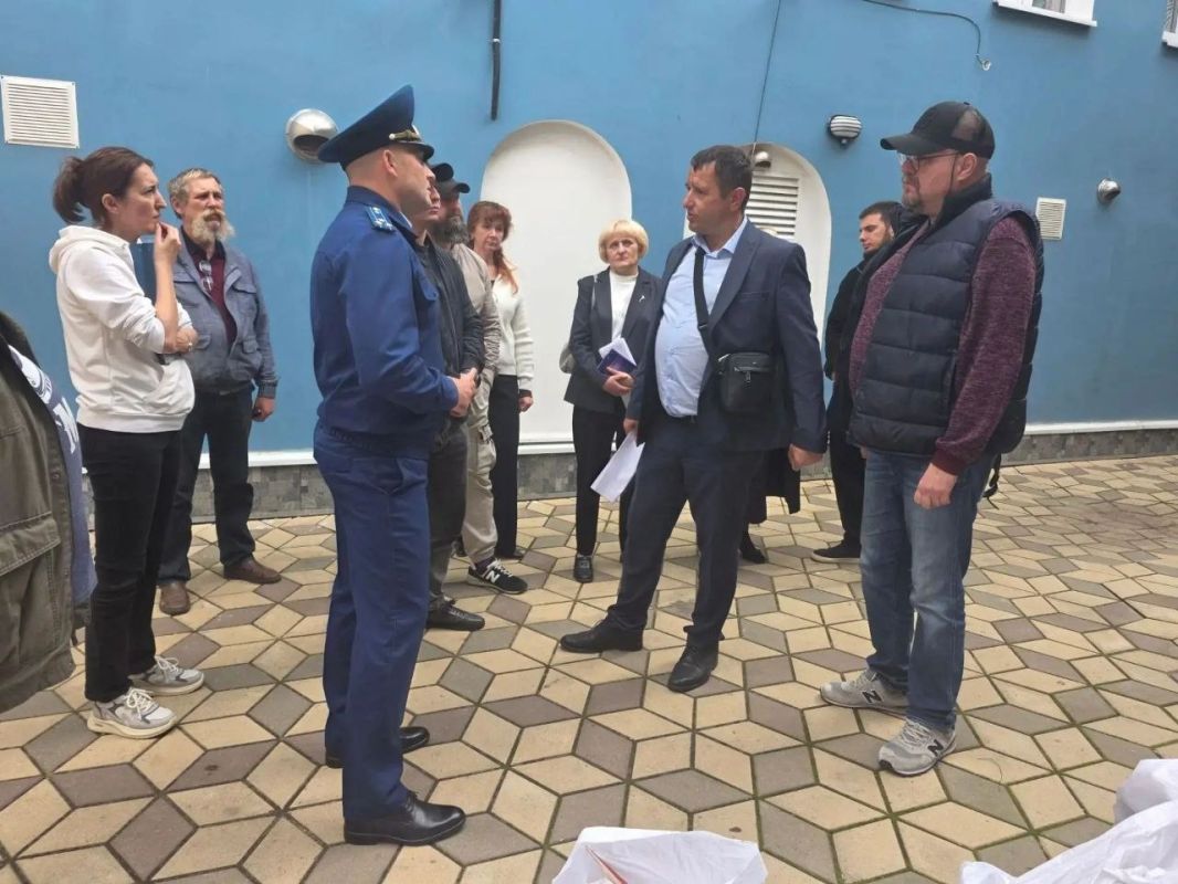 В рамках надзорных мероприятий Рыбинский городской прокурор Сергей Галыгин проверил ход выполнения работ по реализации на поднадзорной территории национального проекта «Семья» В рамках надзорных мероприятий Рыбинский городской прокурор Сергей Галыгин проверил ход выполнения работ по реализации на поднадзорной территории национального проекта «Семья»