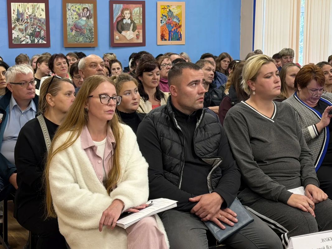 Артём Молчанов: С жителями поселка Ишня обсудили ремонт дорог, газификацию и сохранение культурного наследия Артём Молчанов: С жителями поселка Ишня обсудили ремонт дорог, газификацию и сохранение культурного наследия