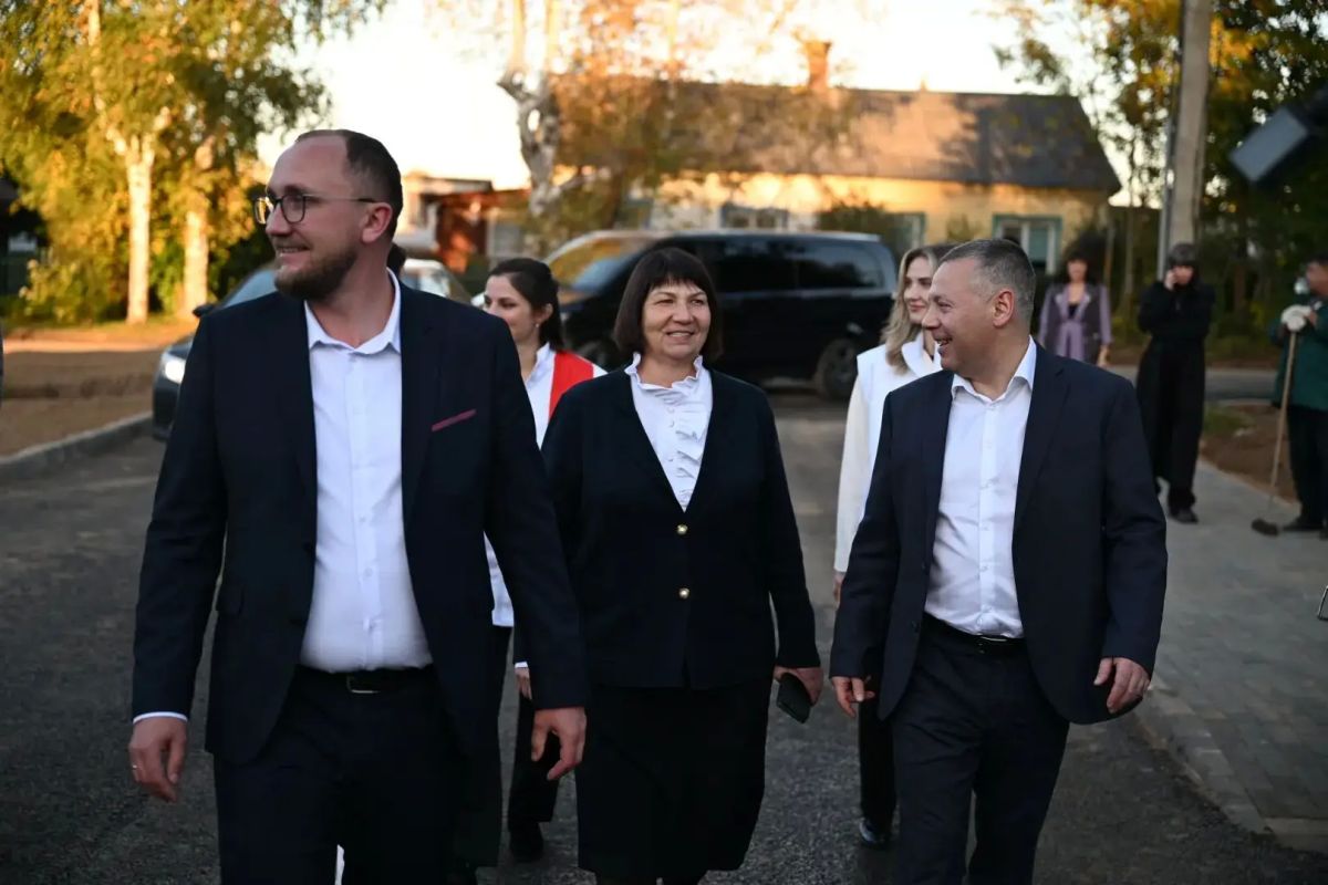 Михаил Евраев: В Угличском округе проверил, как идут работы сразу на двух важных социальных объектах – втором корпусе школы №5 имени 63-го Угличского пехотного полка и спортивном зале Улейминской школы Михаил Евраев: В Угличском округе проверил, как идут работы сразу на двух важных социальных объектах – втором корпусе школы №5 имени 63-го Угличского пехотного полка и спортивном зале Улейминской школы