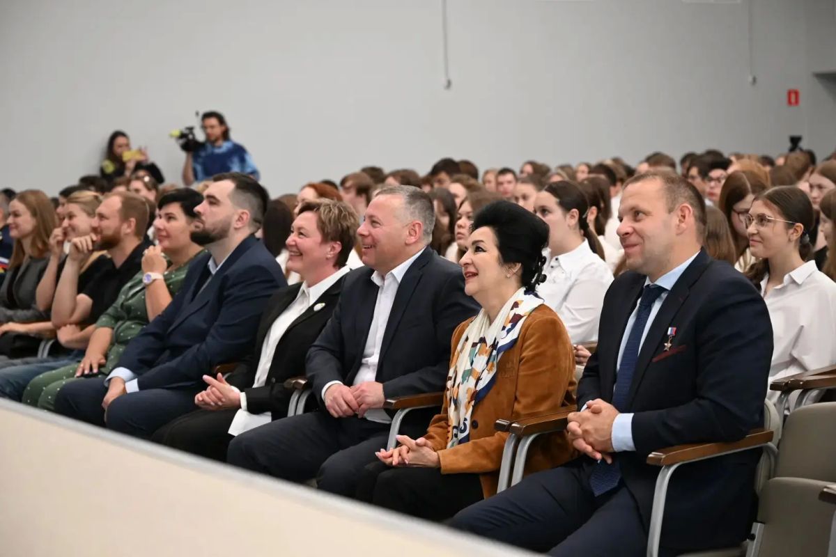 Михаил Евраев: Сегодня в образовательном комплексе №32 имени В.В. Терешковой произошло уникальное событие Михаил Евраев: Сегодня в образовательном комплексе №32 имени В.В. Терешковой произошло уникальное событие
