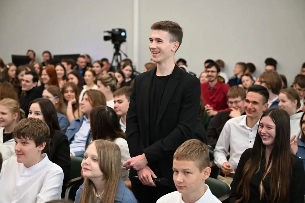 Михаил Евраев: Сегодня в образовательном комплексе №32 имени В.В. Терешковой произошло уникальное событие Михаил Евраев: Сегодня в образовательном комплексе №32 имени В.В. Терешковой произошло уникальное событие
