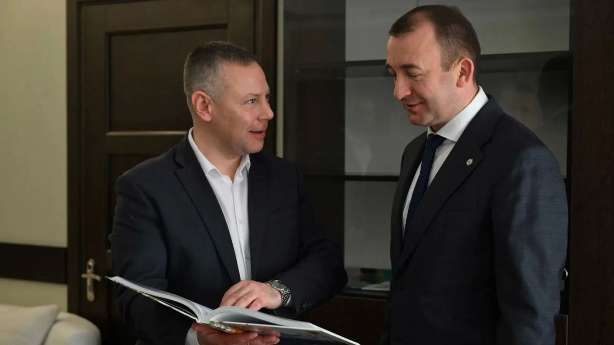 Михаил Евраев: В аэропорту «Золотое кольцо» встретился с заместителем министра транспорта Владимиром Владимировичем Потешкиным Михаил Евраев: В аэропорту «Золотое кольцо» встретился с заместителем министра транспорта Владимиром Владимировичем Потешкиным