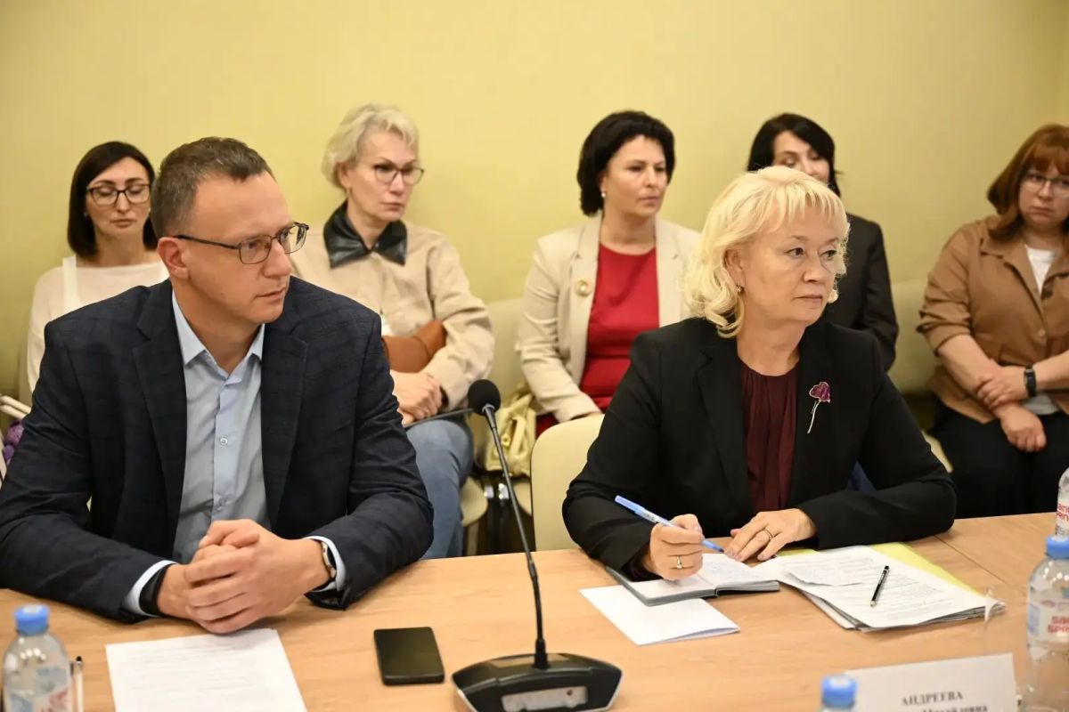 Михаил Евраев: Провел выездное заседание Координационного совета главных внештатных специалистов министерства здравоохранения Михаил Евраев: Провел выездное заседание Координационного совета главных внештатных специалистов министерства здравоохранения