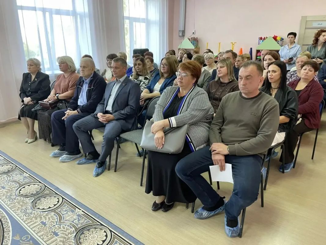 Артём Молчанов: В рамках работы Координационного совета по реализации приоритетных проектов встретился с жителями рабочего посёлка Петровское Ростовского округа Артём Молчанов: В рамках работы Координационного совета по реализации приоритетных проектов встретился с жителями рабочего посёлка Петровское Ростовского округа