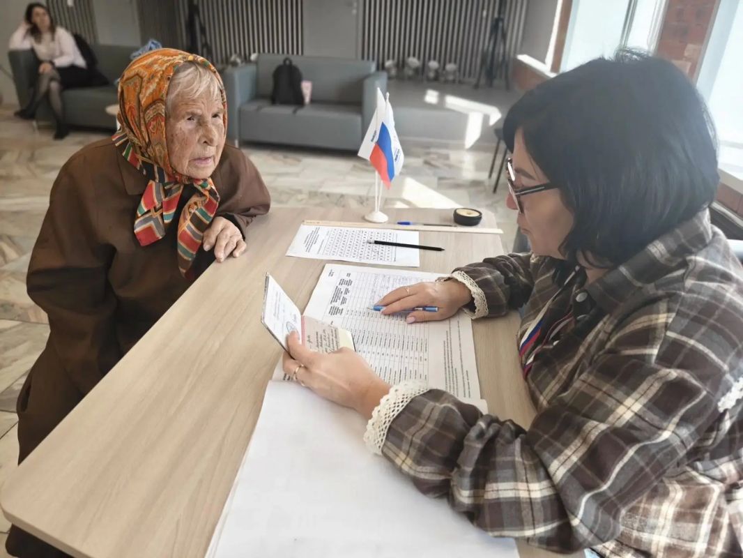 Выборы в Государственную Думу: до завершения голосования остается менее двух часов Выборы в Государственную Думу: до завершения голосования остается менее двух часов