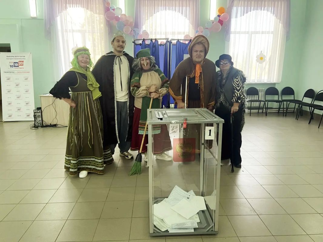 А эти фотографии — яркое подтверждение того, что избиратели не уступают организаторам выборов в креативности А эти фотографии — яркое подтверждение того, что избиратели не уступают организаторам выборов в креативности