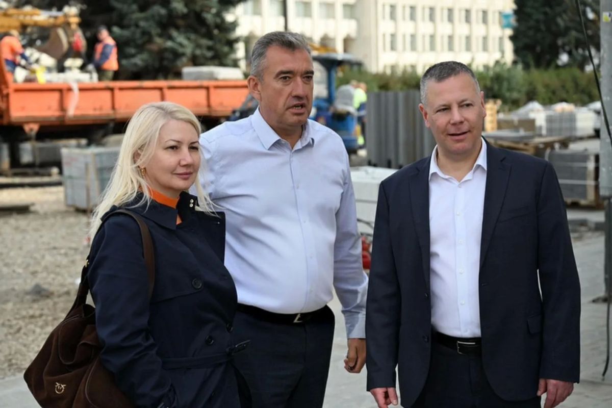 Михаил Евраев: В Вятском, самом красивом селе России, создадим пешеходный центр Михаил Евраев: В Вятском, самом красивом селе России, создадим пешеходный центр