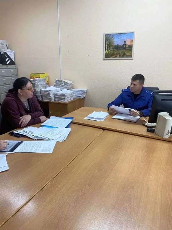 Прокурор Некоузского района Виктор Годин провел выездной личный прием членов семей участников специальной военной операции Прокурор Некоузского района Виктор Годин провел выездной личный прием членов семей участников специальной военной операции
