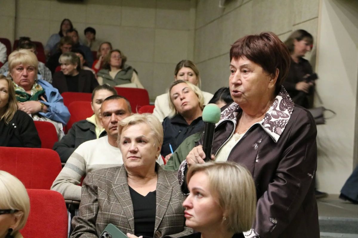 Прокурор Даниловского района Александр Старых принял участие во встрече с жителями города Данилова Прокурор Даниловского района Александр Старых принял участие во встрече с жителями города Данилова