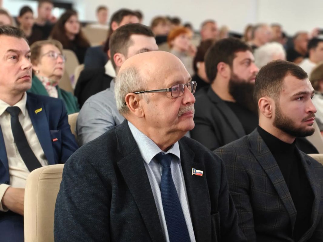 Михаил Евраев: Наш регион присоединился к всероссийскому проекту «Многонациональная Россия – страна героев» Михаил Евраев: Наш регион присоединился к всероссийскому проекту «Многонациональная Россия – страна героев»