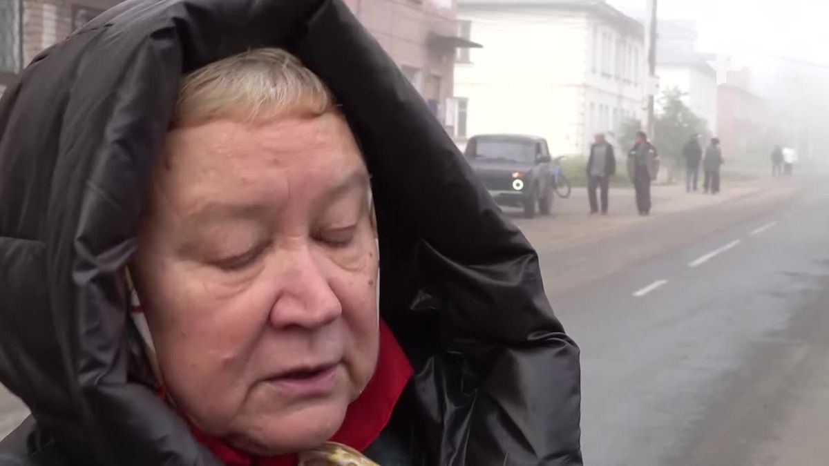 "Дверь слетела с петель, в подъезде выбиты все окна": жители постоянно жаловались на работу цеха по производству пиротехники в Ярославской области