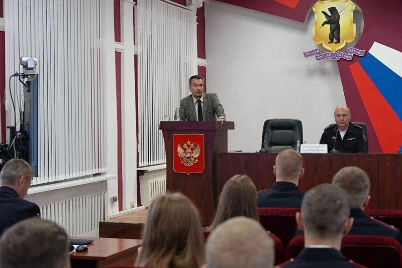 В УМВД России по Ярославской области состоялась встреча руководства и общественников с молодыми сотрудниками В УМВД России по Ярославской области состоялась встреча руководства и общественников с молодыми сотрудниками