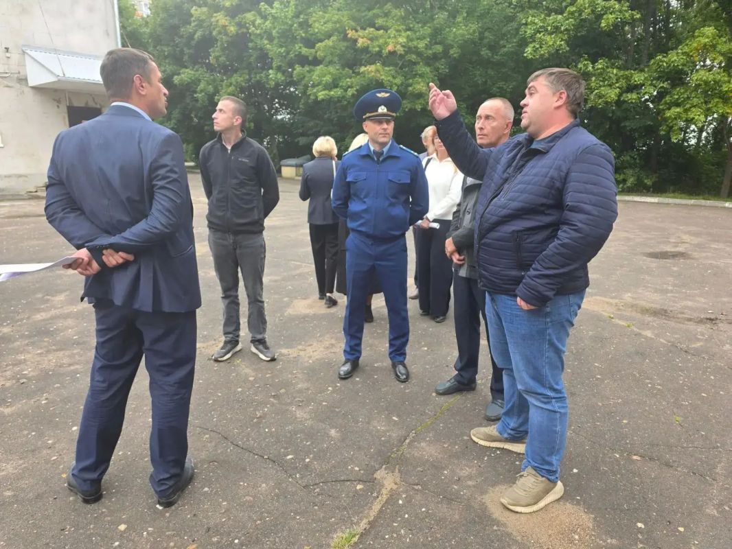 Рыбинская городская прокуратура продолжает держать на контроле выполнение работ по ремонту объектов по национальному проекту «Семья»