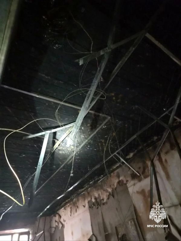Неустановленные лица подожгли здание в Ярославле Неустановленные лица подожгли здание в Ярославле