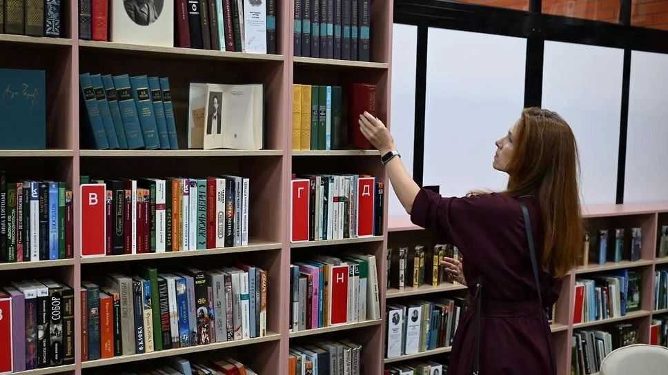 В Ярославле открылась модельная библиотека на Суздальском шоссе, 1. На обновление по нацпроекту «Семья» направили около 9,5 млн руб