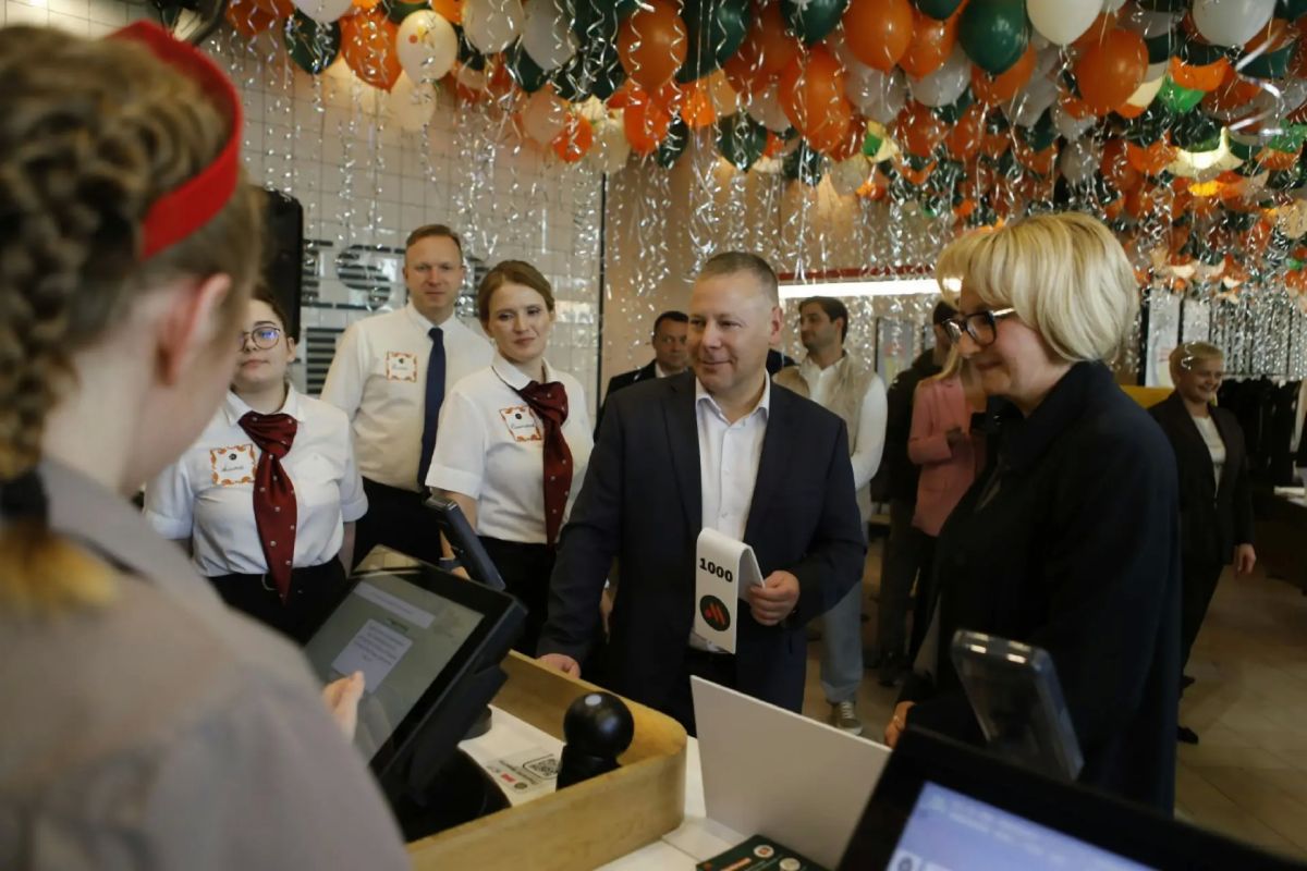 Михаил Евраев: Сегодня в Ярославле открылся 1000-й в стране ресторан «Вкусно – и точка» Михаил Евраев: Сегодня в Ярославле открылся 1000-й в стране ресторан «Вкусно – и точка»