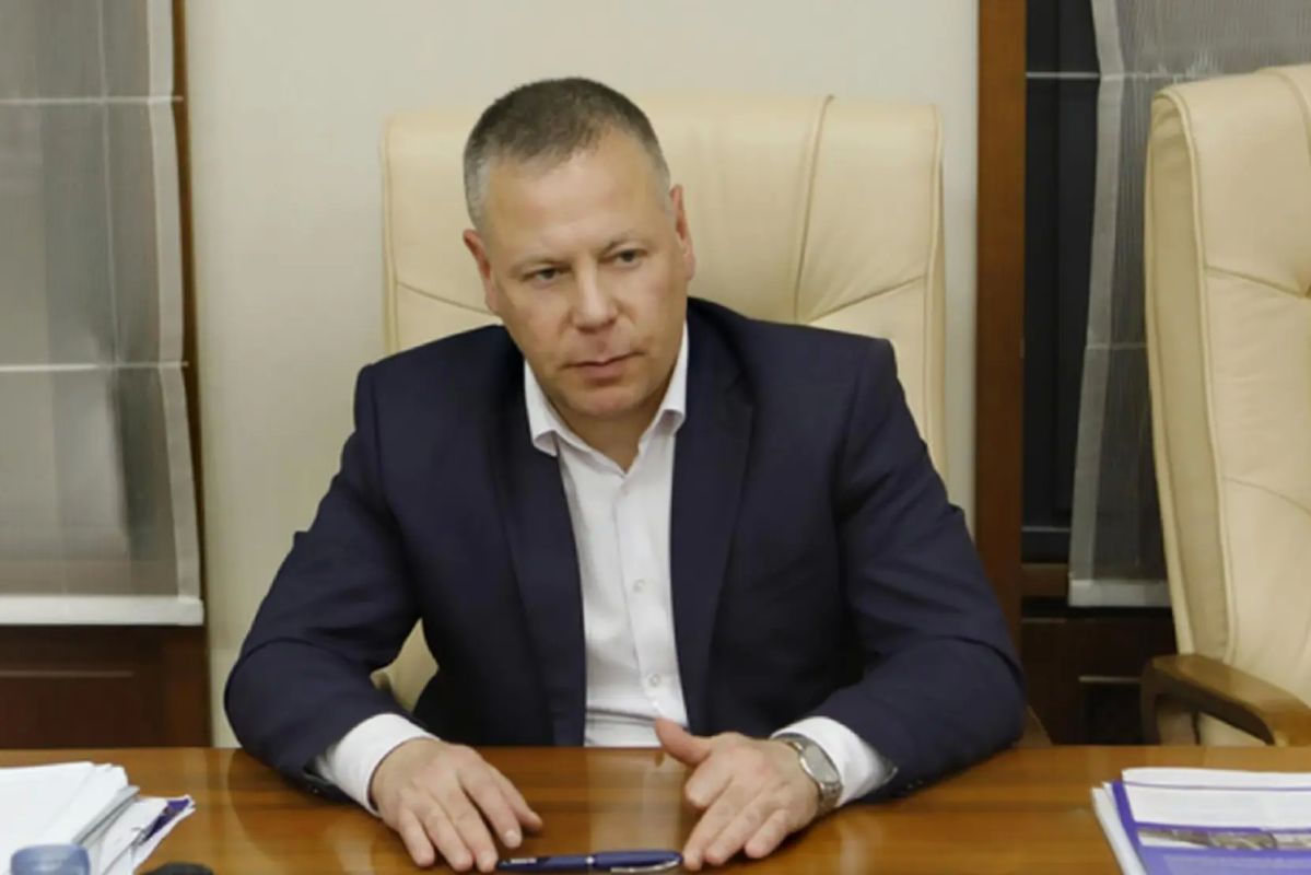 Михаил Евраев: Встретился с депутатами Государственной Думы Анатолием Ивановичем Лисицыным и Артемом Владимировичем Молчановым, которые по итогам прошедших выборов получили значительную поддержку жителей области и, опередив... Михаил Евраев: Встретился с депутатами Государственной Думы Анатолием Ивановичем Лисицыным и Артемом Владимировичем Молчановым, которые по итогам прошедших выборов получили значительную поддержку жителей области и, опередив...