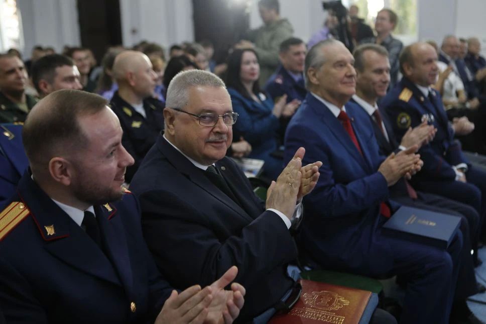 Михаил Евраев: Поприветствовал участников и гостей круглого стола, посвященного 55-летию журнала «Человек и закон» Михаил Евраев: Поприветствовал участников и гостей круглого стола, посвященного 55-летию журнала «Человек и закон»