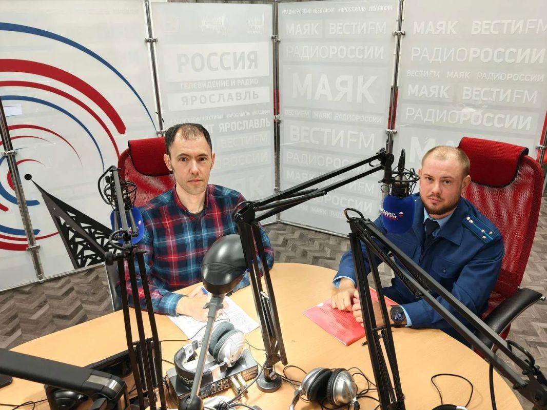 Прокурор отдела по надзору за уголовно-процессуальной и оперативно-разыскной деятельностью прокуратуры Ярославской области Кекин Илья принял участие в программе «Закон и порядок» на «Радио России — Ярославль» Прокурор отдела по надзору за уголовно-процессуальной и оперативно-разыскной деятельностью прокуратуры Ярославской области Кекин Илья принял участие в программе «Закон и порядок» на «Радио России — Ярославль»