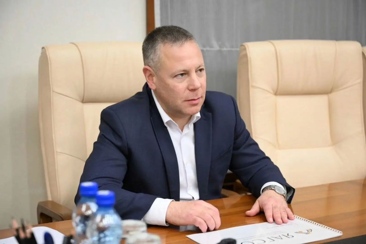 Михаил Евраев: Обсудили перспективы развития губернаторского симфонического оркестра с его руководителем Василием Валитовым, вице-президентом Благотворительного фонда В.В. Терешковой Еленой Терешковой и народным артистом... Михаил Евраев: Обсудили перспективы развития губернаторского симфонического оркестра с его руководителем Василием Валитовым, вице-президентом Благотворительного фонда В.В. Терешковой Еленой Терешковой и народным артистом...