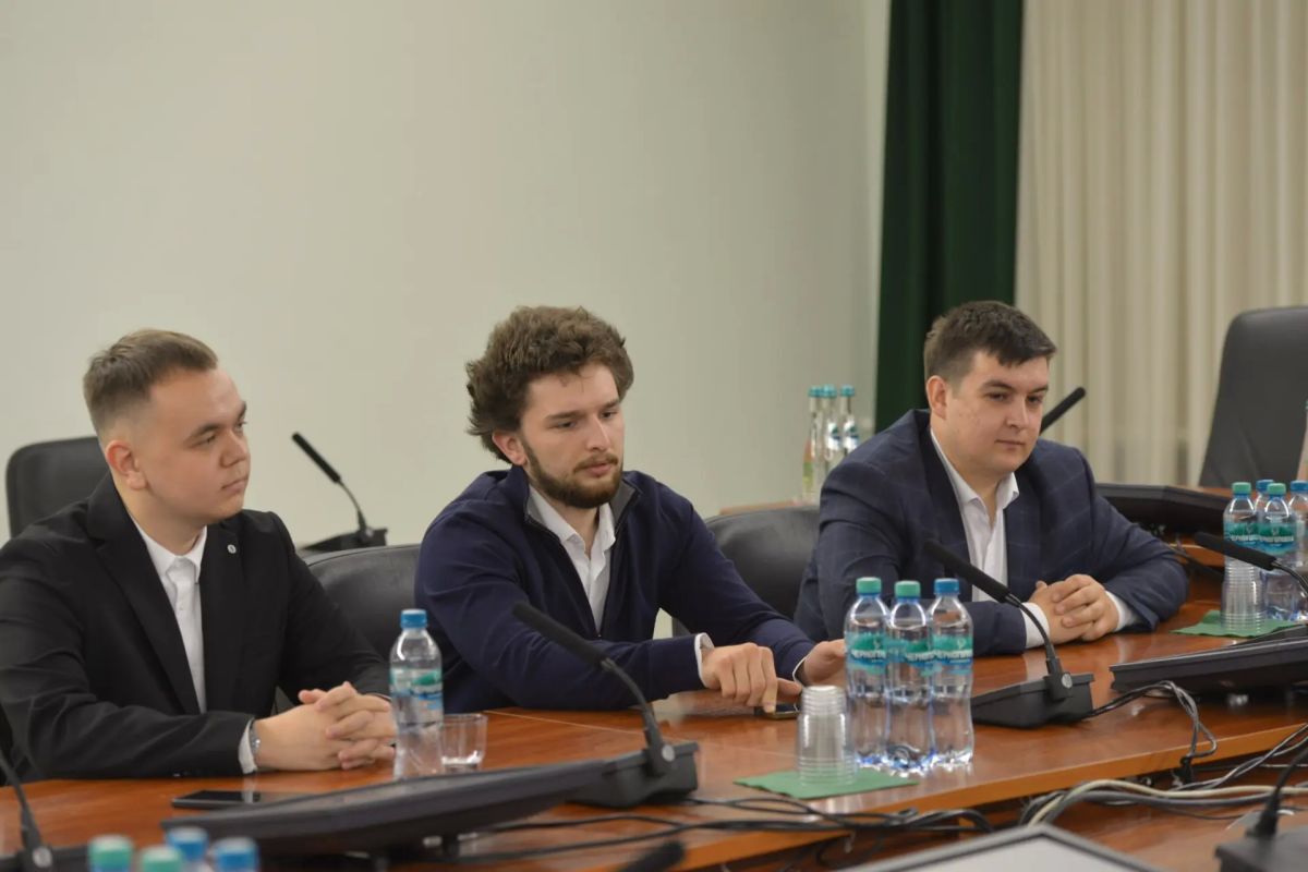 Глава Рослесхоза Иван Советников встретился с участниками программы «Госстарт» Глава Рослесхоза Иван Советников встретился с участниками программы «Госстарт»