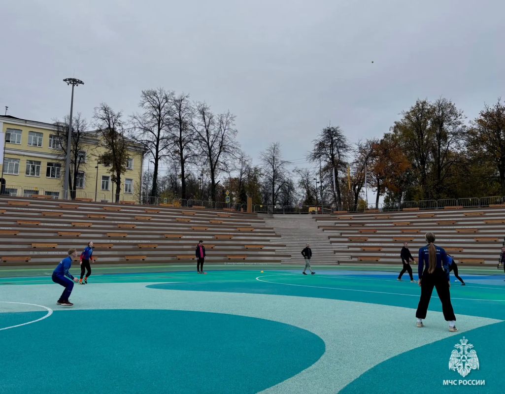 В Ярославле прошли соревнования по ярославской лапте среди федеральных органов исполнительной власти В Ярославле прошли соревнования по ярославской лапте среди федеральных органов исполнительной власти