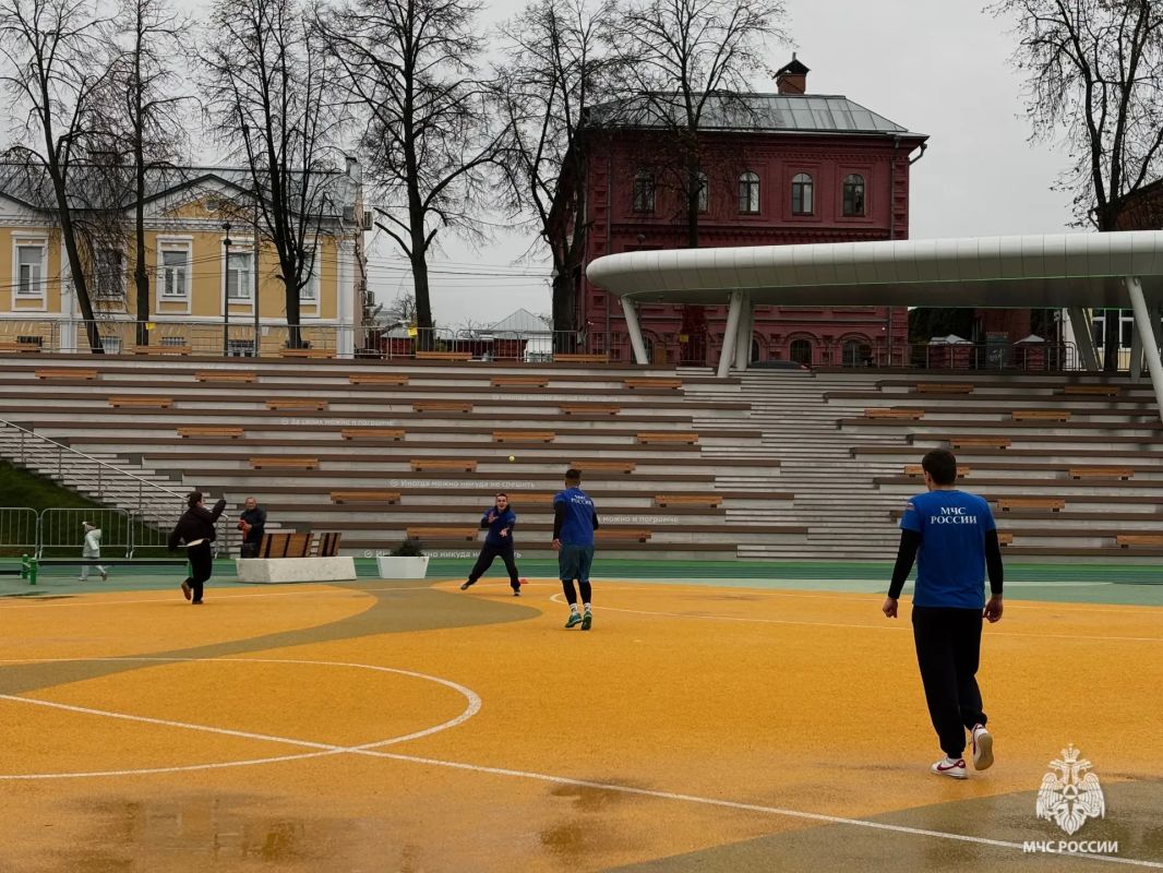 В Ярославле прошли соревнования по ярославской лапте среди федеральных органов исполнительной власти В Ярославле прошли соревнования по ярославской лапте среди федеральных органов исполнительной власти