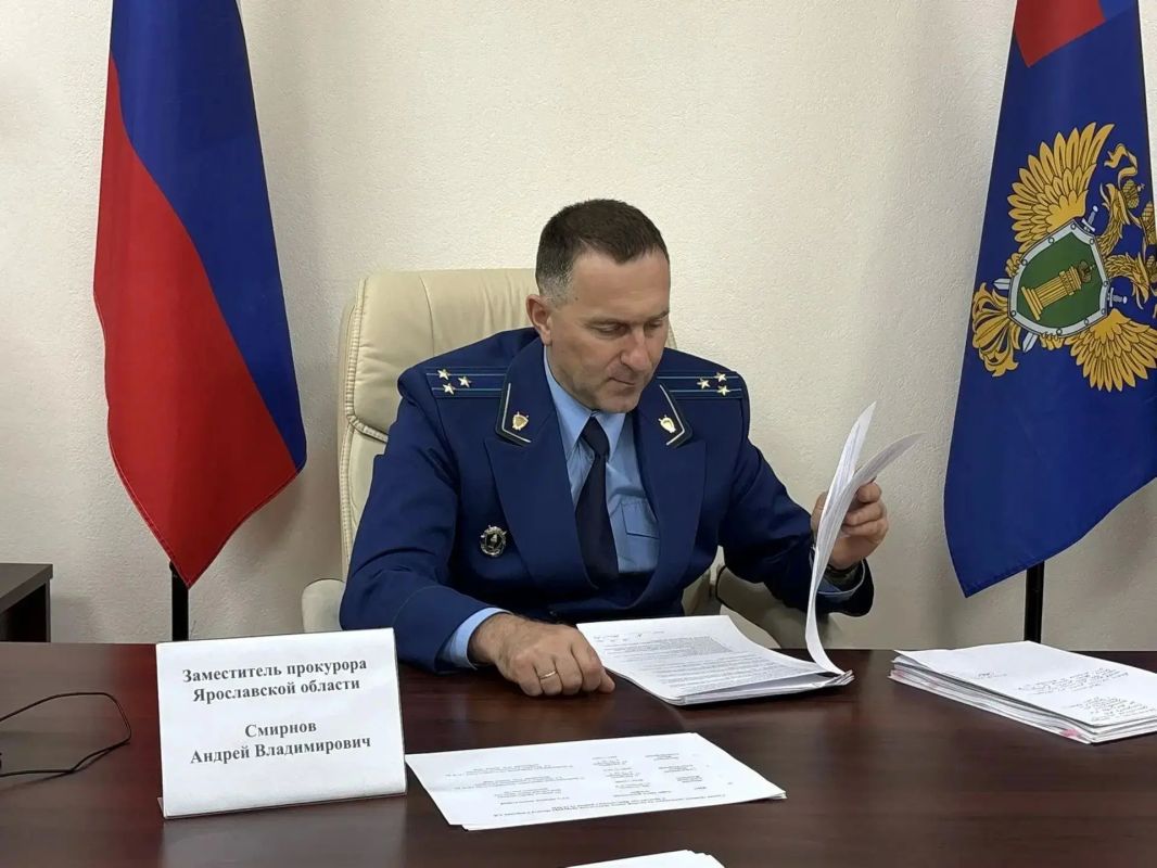 Заместитель прокурора Ярославской области Андрей Смирнов провел личный прием жителей Ярославского муниципального района Заместитель прокурора Ярославской области Андрей Смирнов провел личный прием жителей Ярославского муниципального района