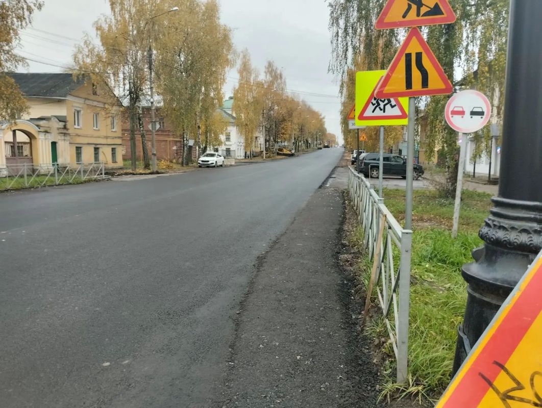 В Угличе после вмешательства прокуратуры отремонтирована проезжая часть на одной из центральных улиц города В Угличе после вмешательства прокуратуры отремонтирована проезжая часть на одной из центральных улиц города