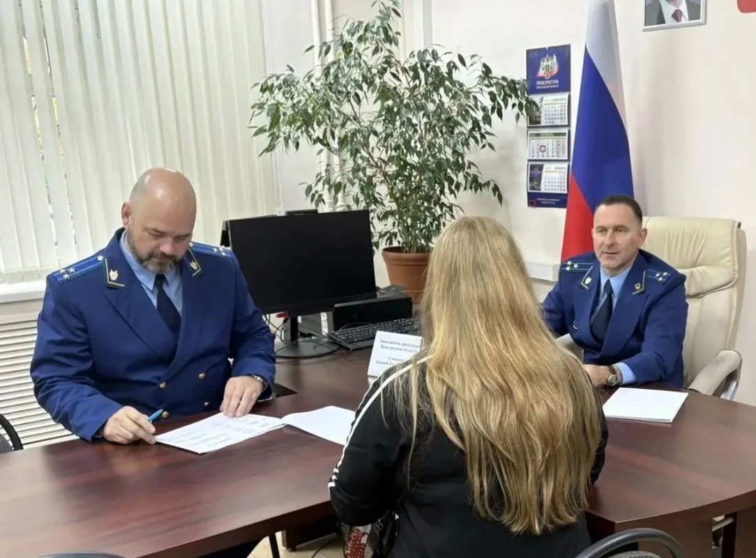 Заместитель прокурора Ярославской области Андрей Смирнов провел личный прием жителей Ярославского муниципального района Заместитель прокурора Ярославской области Андрей Смирнов провел личный прием жителей Ярославского муниципального района