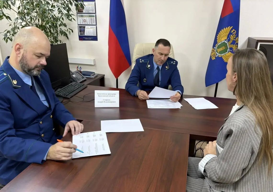 Заместитель прокурора Ярославской области Андрей Смирнов провел личный прием жителей Ярославского муниципального района Заместитель прокурора Ярославской области Андрей Смирнов провел личный прием жителей Ярославского муниципального района