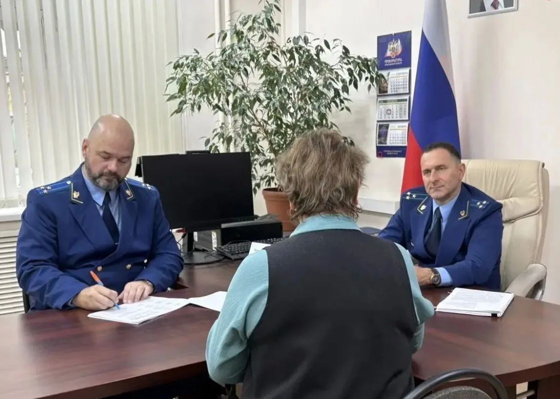 Заместитель прокурора Ярославской области Андрей Смирнов провел личный прием жителей Ярославского муниципального района Заместитель прокурора Ярославской области Андрей Смирнов провел личный прием жителей Ярославского муниципального района