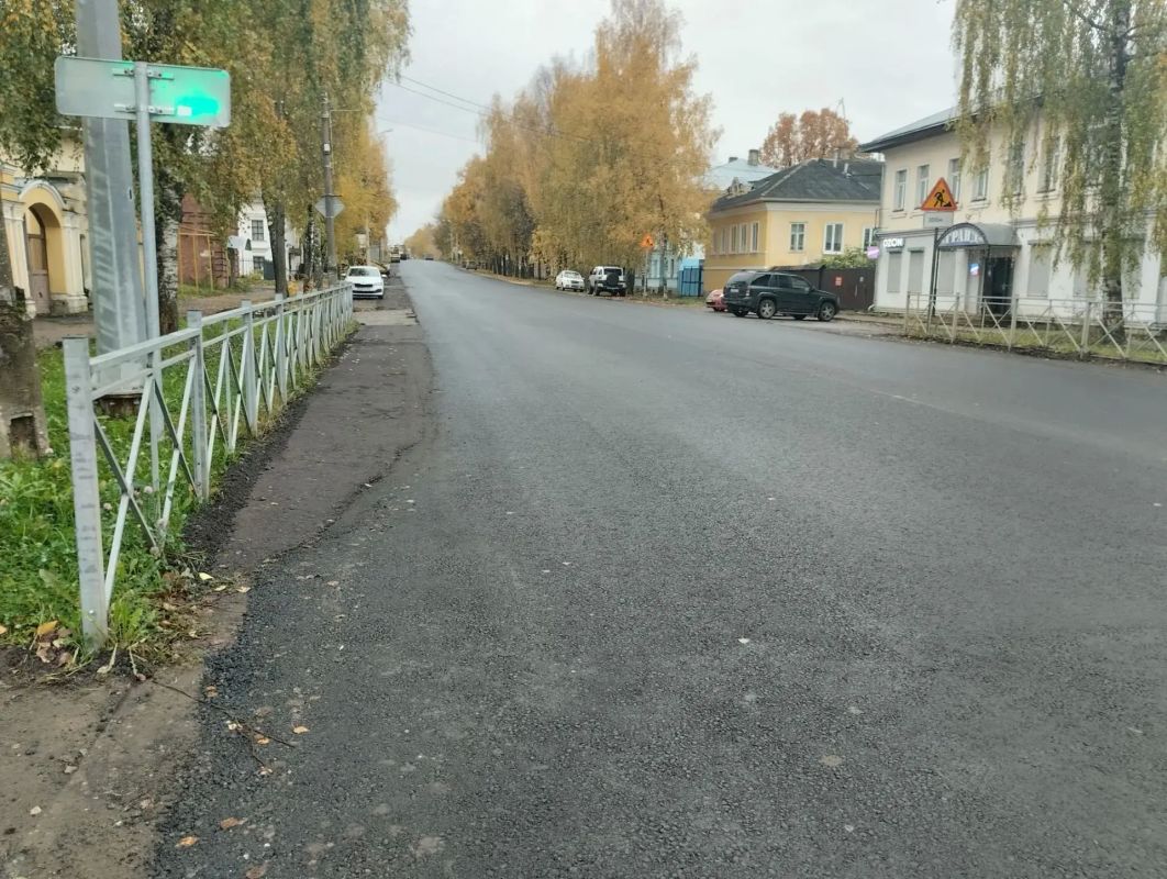В Угличе после вмешательства прокуратуры отремонтирована проезжая часть на одной из центральных улиц города В Угличе после вмешательства прокуратуры отремонтирована проезжая часть на одной из центральных улиц города