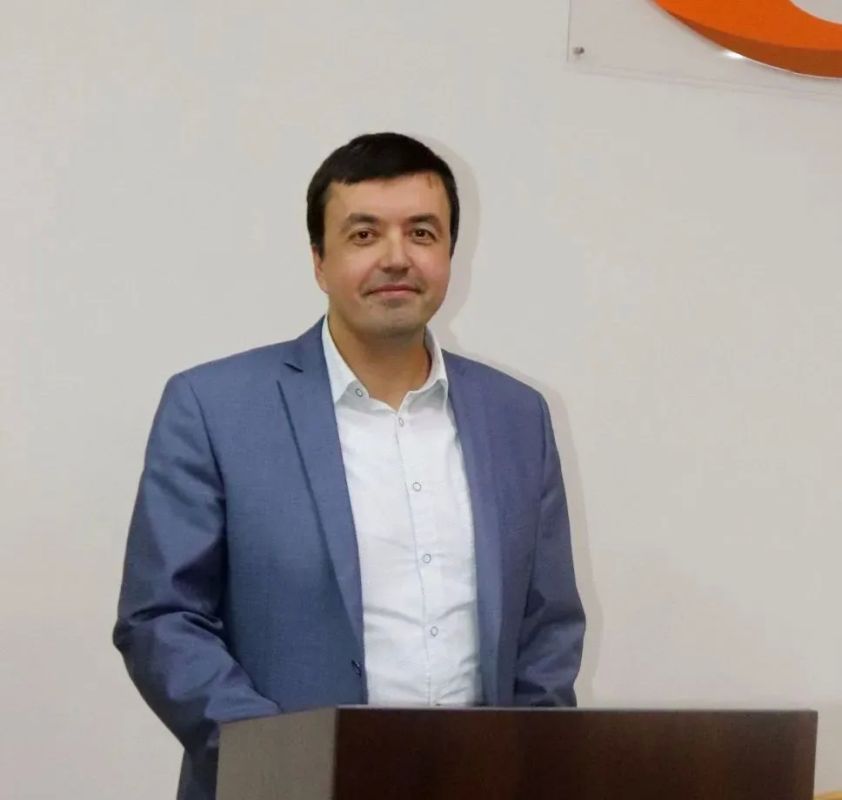 Михаил Евраев: Сегодня профессиональный праздник отмечают работники дорожного хозяйства Михаил Евраев: Сегодня профессиональный праздник отмечают работники дорожного хозяйства