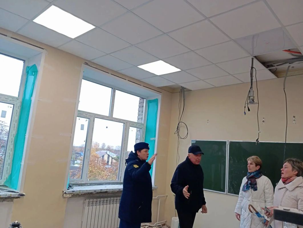 В рамках надзорного сопровождения прокуратура Мышкинского района контролирует исполнение требований законодательства при капитальном ремонте здания местного образовательного центра В рамках надзорного сопровождения прокуратура Мышкинского района контролирует исполнение требований законодательства при капитальном ремонте здания местного образовательного центра