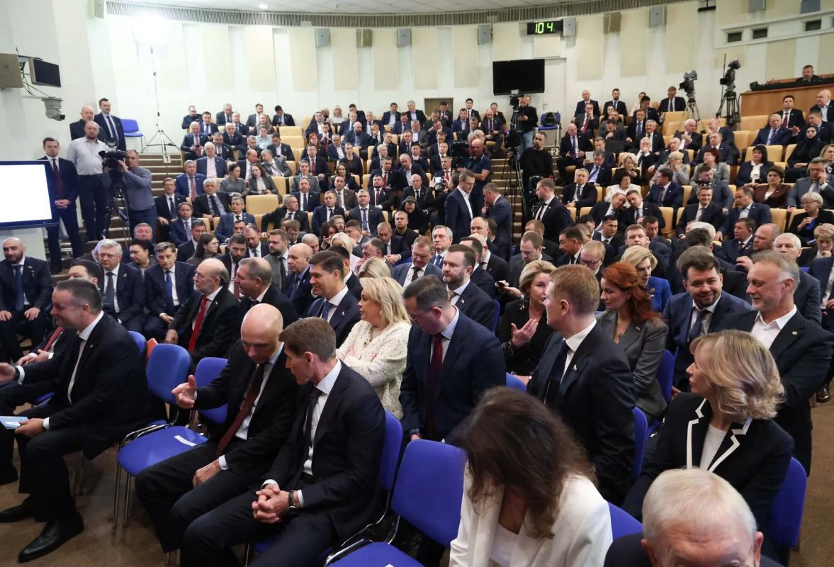 Артём Молчанов: «Единая Россия» поддержала кандидатуры на должности в Правительстве Артём Молчанов: «Единая Россия» поддержала кандидатуры на должности в Правительстве
