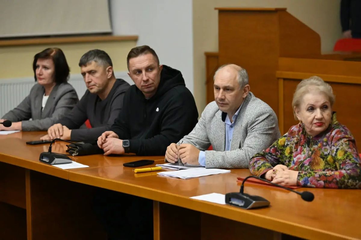 Михаил Евраев: Вечером в Рыбинске провел заседание оперативного штаба по ситуации с теплом Михаил Евраев: Вечером в Рыбинске провел заседание оперативного штаба по ситуации с теплом