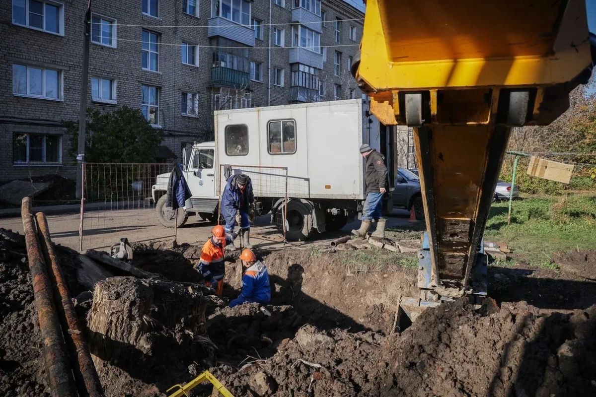 Дмитрий Рудаков: Яроблводоканал одновременно устраняет аварии на 20 адресах Дмитрий Рудаков: Яроблводоканал одновременно устраняет аварии на 20 адресах
