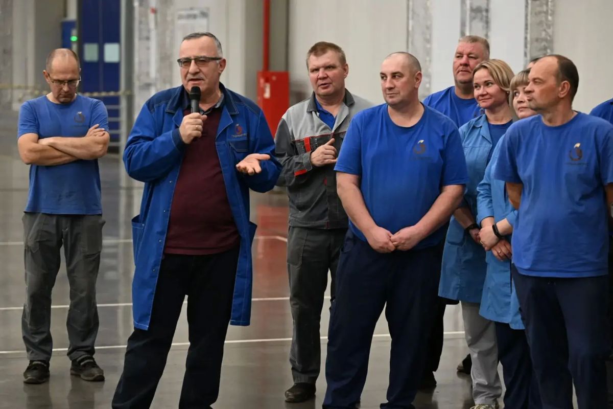 Михаил Евраев: Пообщался с коллективом завода «Гулбахар Рус» Михаил Евраев: Пообщался с коллективом завода «Гулбахар Рус»